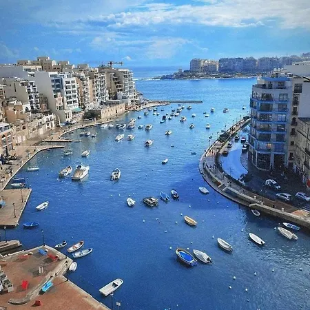 Bright And Spacious 2 Bedroom In St Julians, Steps From Spinola Bay Lejlighed *